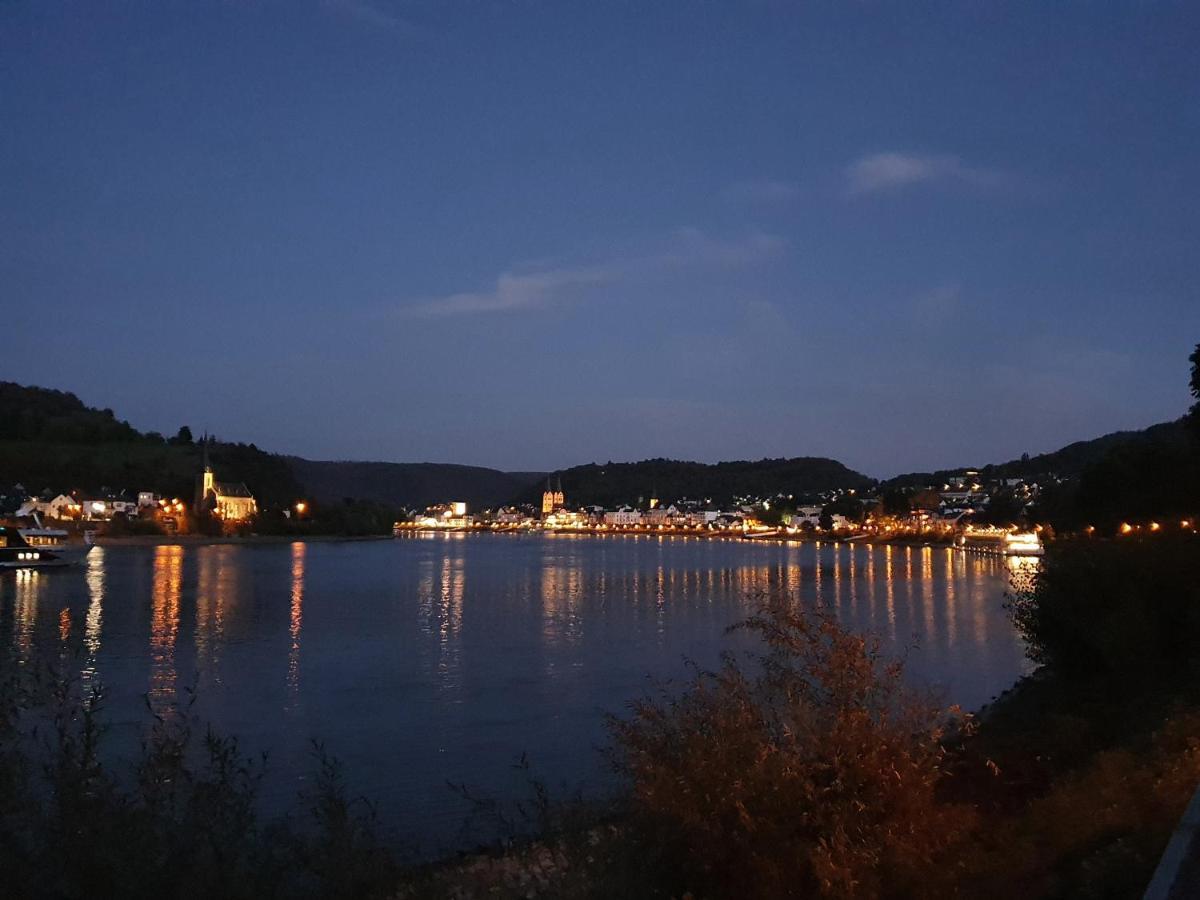 Grosse Wohnung Mit Rheinblick Бопард Екстериор снимка
