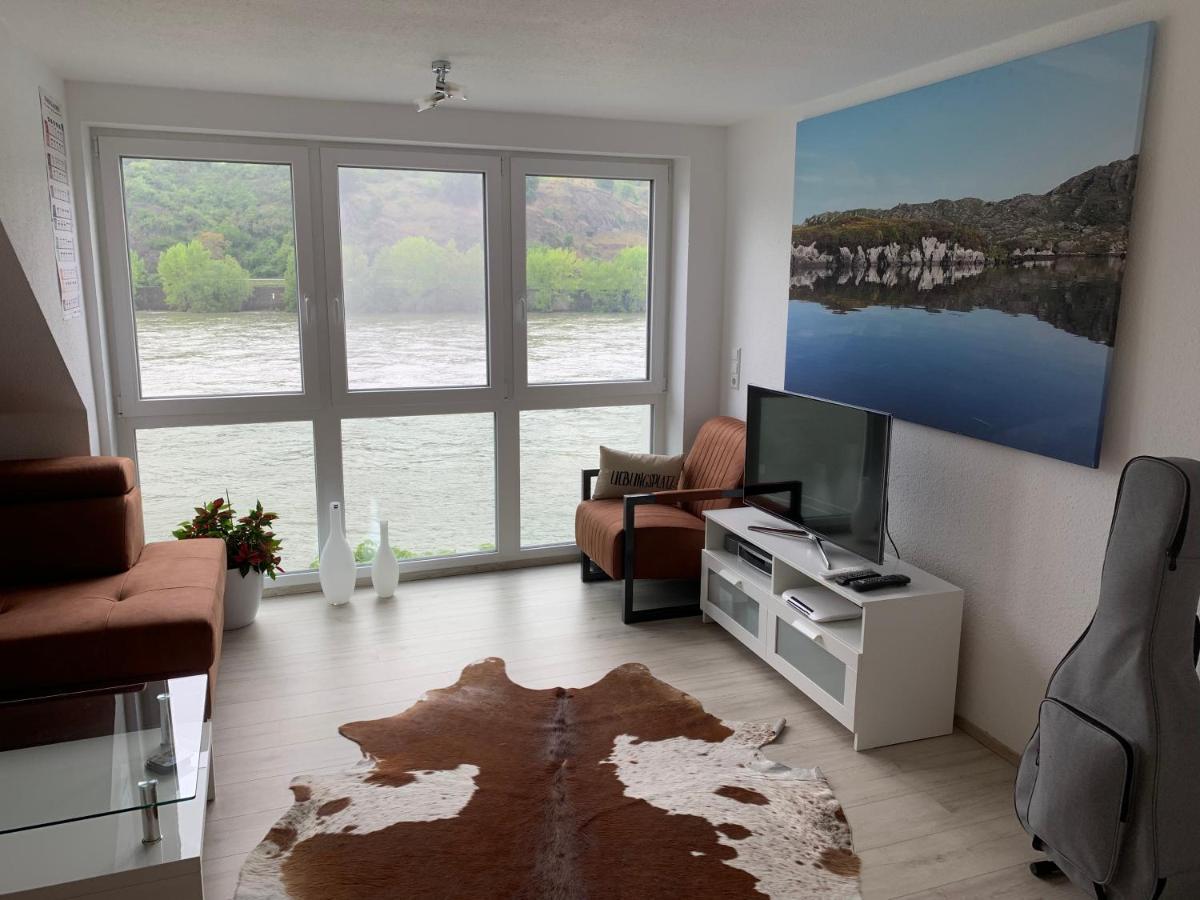 Grosse Wohnung Mit Rheinblick Бопард Екстериор снимка