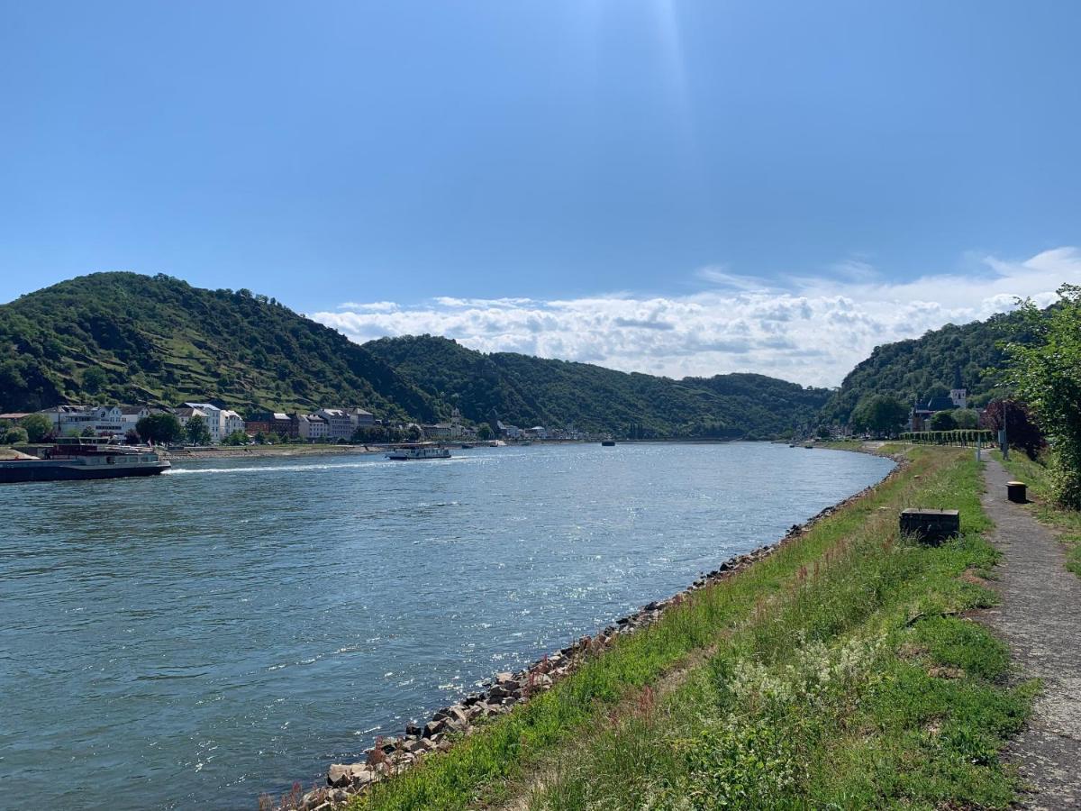 Grosse Wohnung Mit Rheinblick Бопард Екстериор снимка